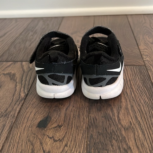 Nike Free - Picture 4 of 4